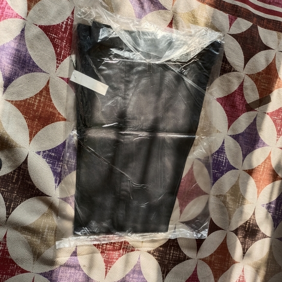 Pre-owned Sealed package - On Sale🍓 With Tags - Benetton (Black) Trouser - Picture 9 of 10